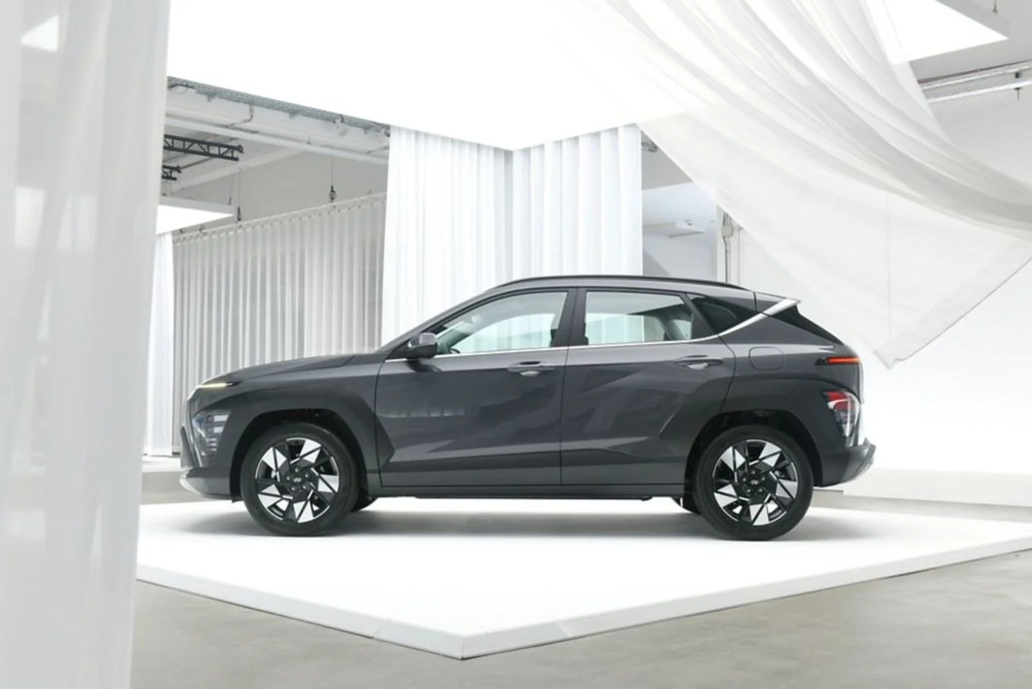 Hyundai Kona 1.0T (120 Hp)2023 - 2024 thumbnail 9