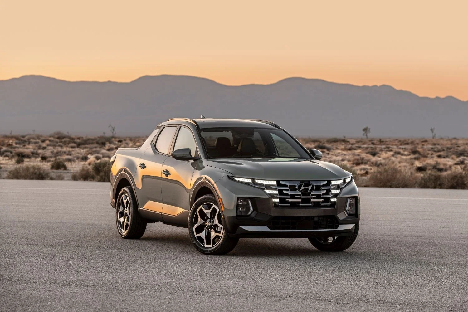Hyundai Santa Cruz 2.5 GDI MPI (191 Hp) Automatic2021 - - 1