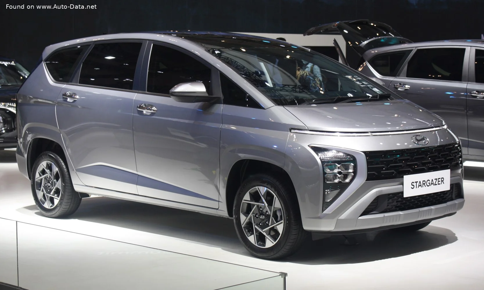 Hyundai Stargazer 1.5 (115 Hp)2022 - thumbnail 3