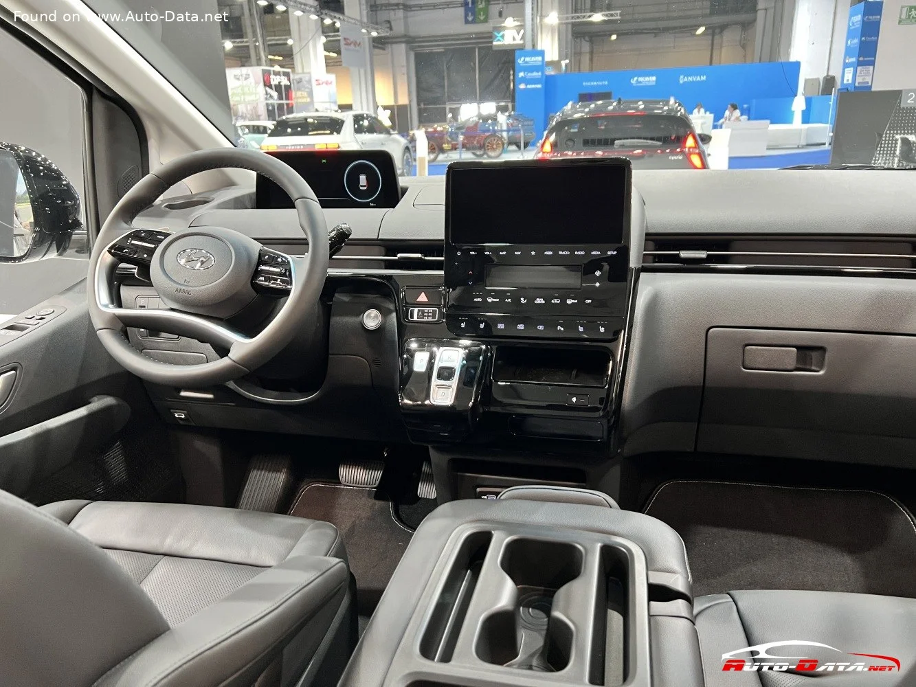 Hyundai Staria 1.6 T-GDI (225 Hp) Full Hybrid Automatic 7 Seat2024 - thumbnail 16