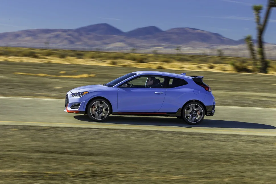 Hyundai Veloster 2.0 Turbo GDI (250 Hp)2019 - thumbnail 4