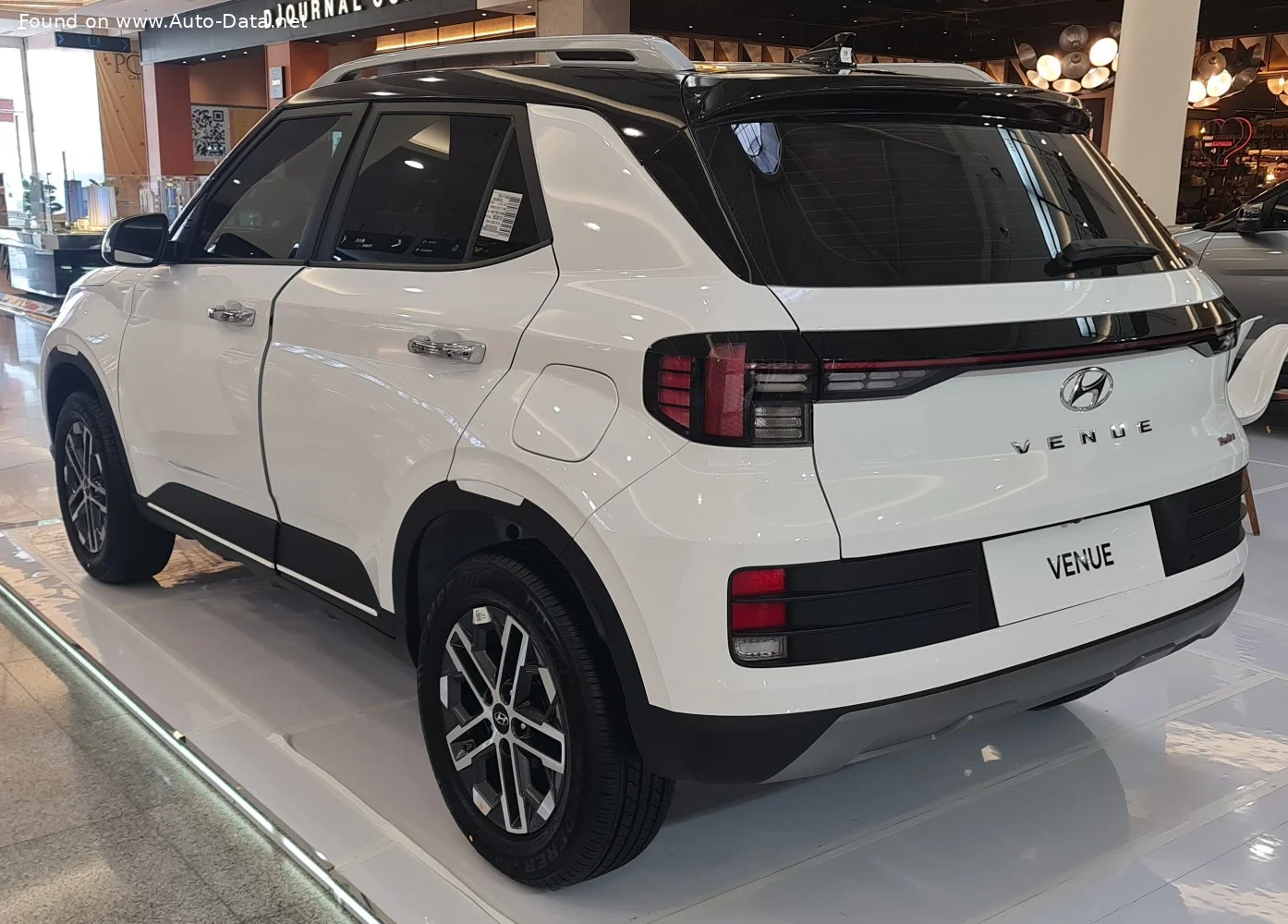 Hyundai Venue 1.0 Turbo GDi (120 Hp)2022 - thumbnail 2