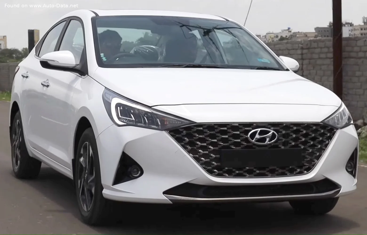 Hyundai Verna 1.0 T-GDi (120 Hp) DCT2020 - 2023 - 1