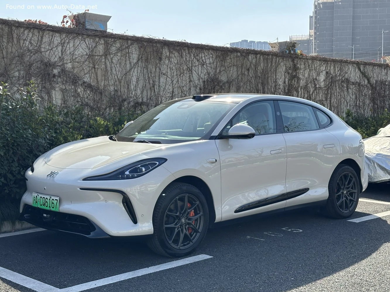 IM LS6 100 kWh (515 Hp)2023 - 2024 thumbnail 8