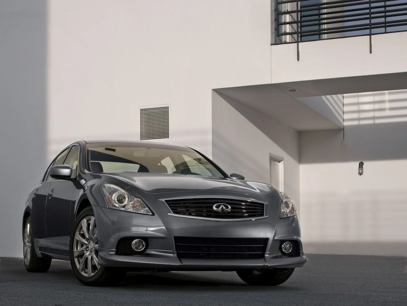 Infiniti G 3.7 V6 (328 Hp)2009 - 2013 - 1