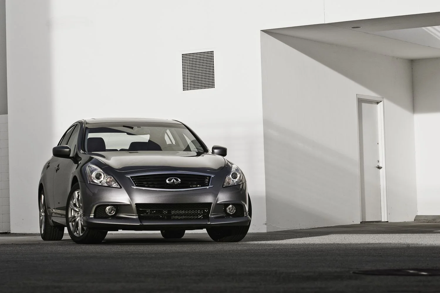 Infiniti G 3.7 V6 (328 Hp)2009 - 2013 thumbnail 2