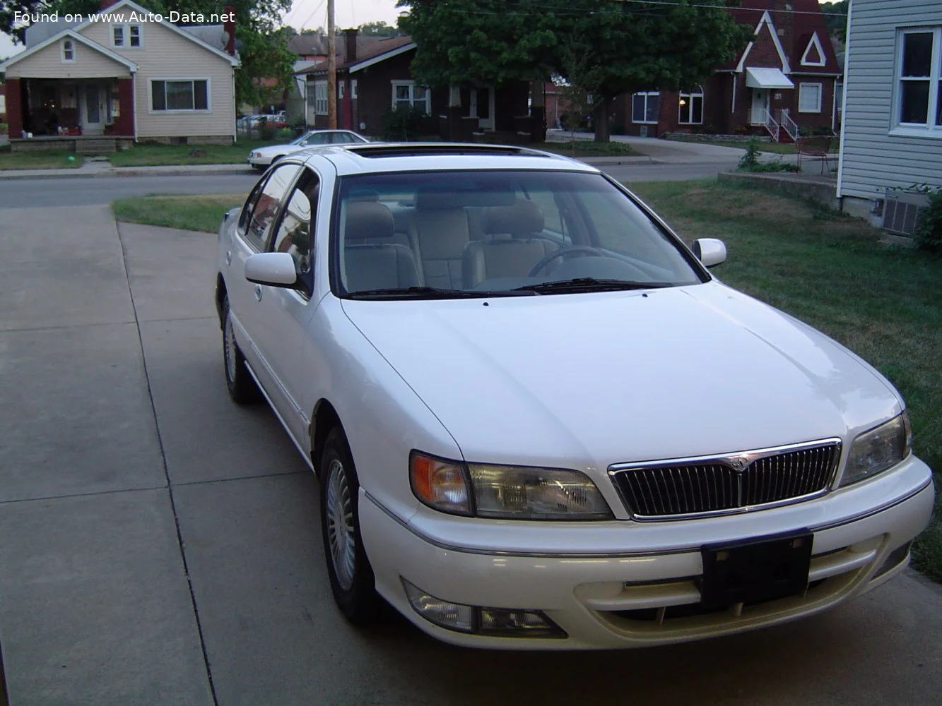 Infiniti I30 3.0 (193 Hp)1995 - 2000 thumbnail 2