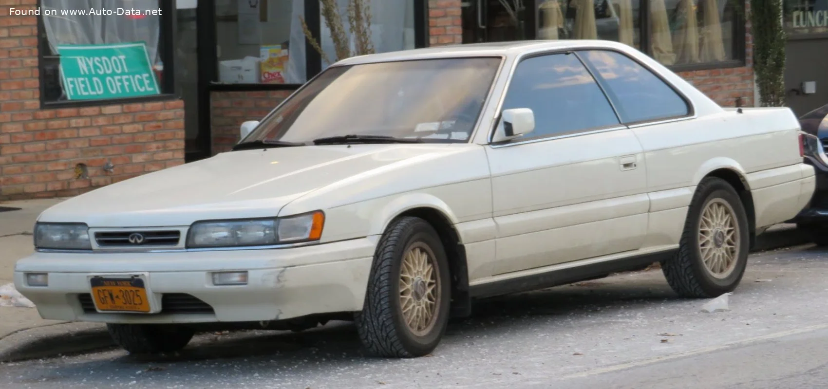 Infiniti M 30 (164 Hp)1989 - 1992 thumbnail 3
