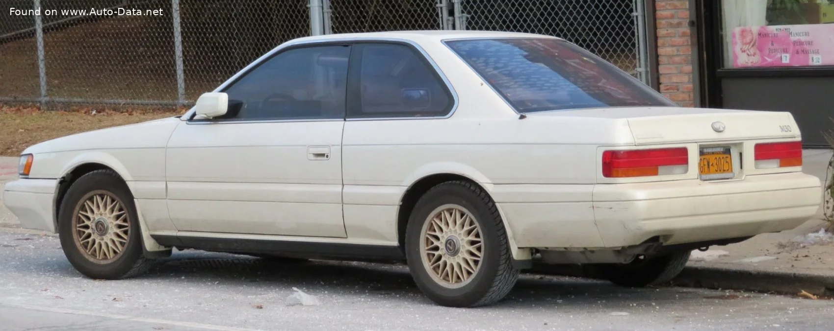 Infiniti M 30 (164 Hp)1989 - 1992 thumbnail 4