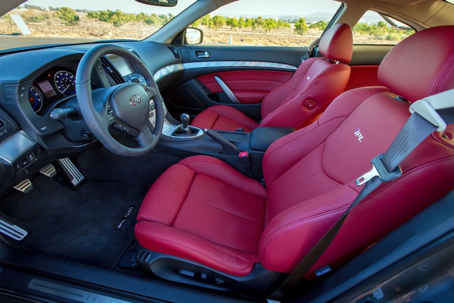 Infiniti Q60 3.7 V6 (320 Hp) Automatic2014 - 2016 thumbnail 2