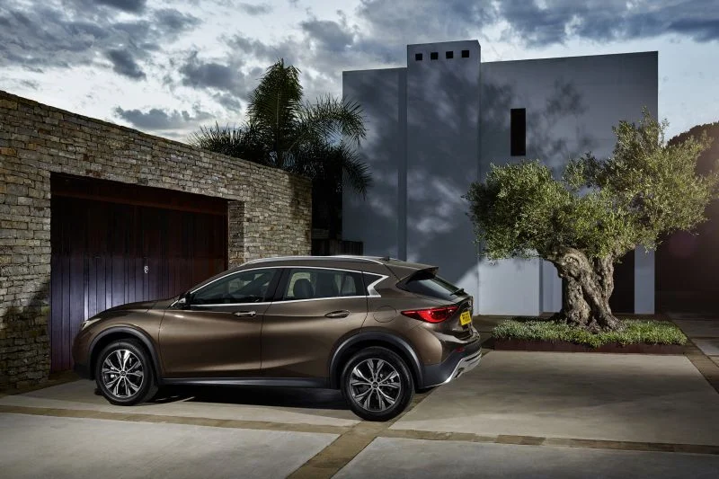 Infiniti QX30 2.0t (211 Hp) AWD DCT2017 - thumbnail 2