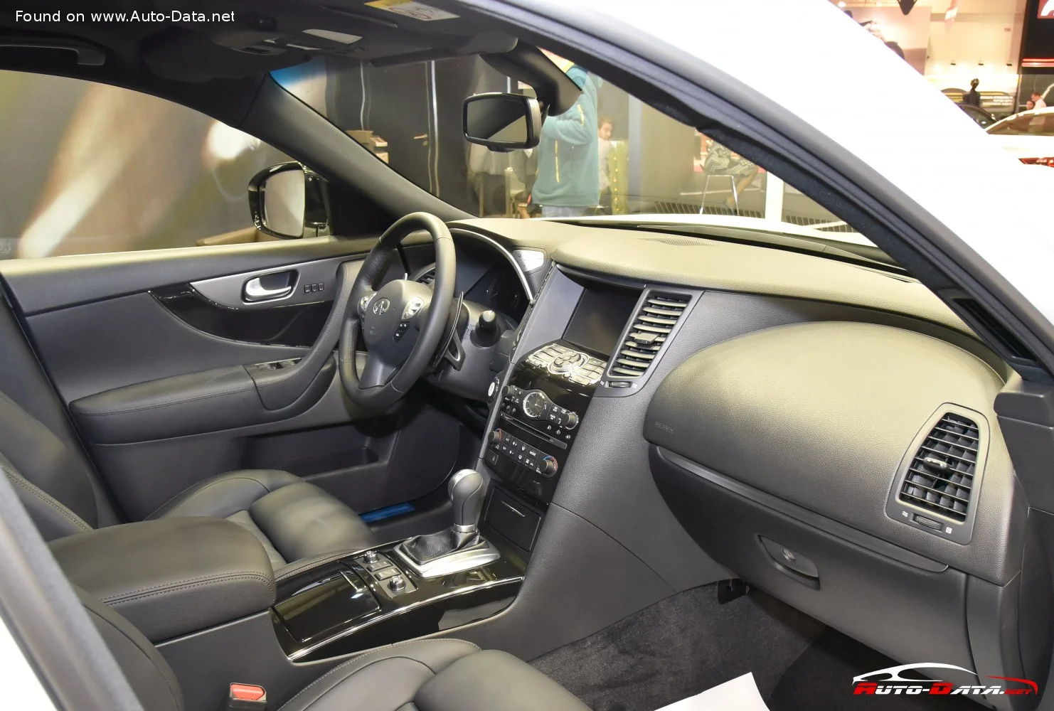 Infiniti QX70 3.0D V6 (238 Hp) Automatic AWD2013 - thumbnail 4