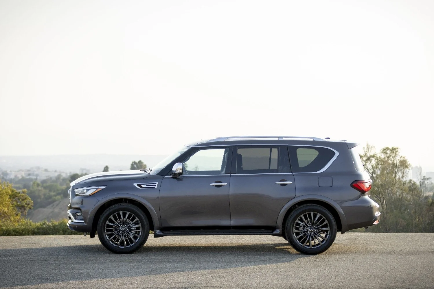 Infiniti QX80 5.6 V8 (400 Hp) Automatic2017 - 2024 thumbnail 11