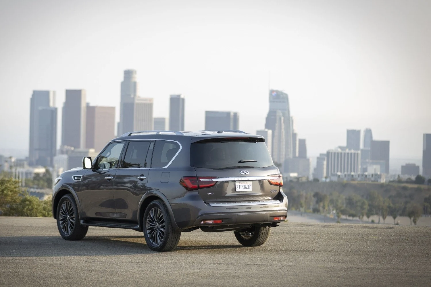Infiniti QX80 5.6 V8 (400 Hp) Automatic2017 - 2024 thumbnail 12