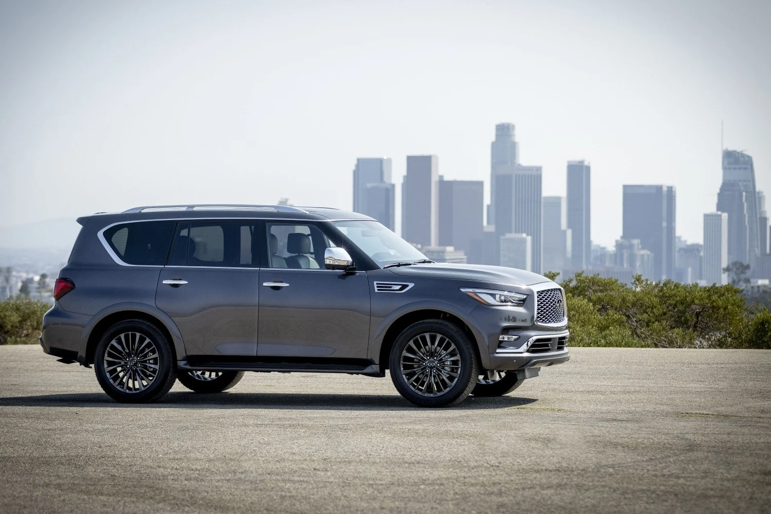 Infiniti QX80 5.6 V8 (400 Hp) Automatic2017 - 2024 thumbnail 14