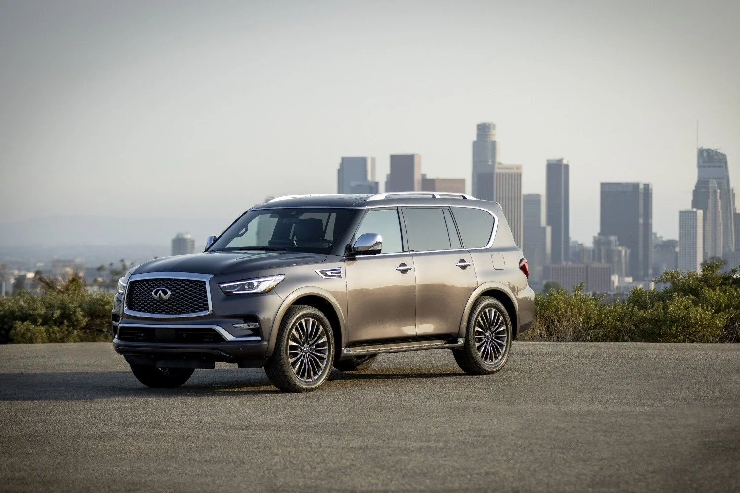 Infiniti QX80 5.6 V8 (400 Hp) Automatic2017 - 2024 thumbnail 8