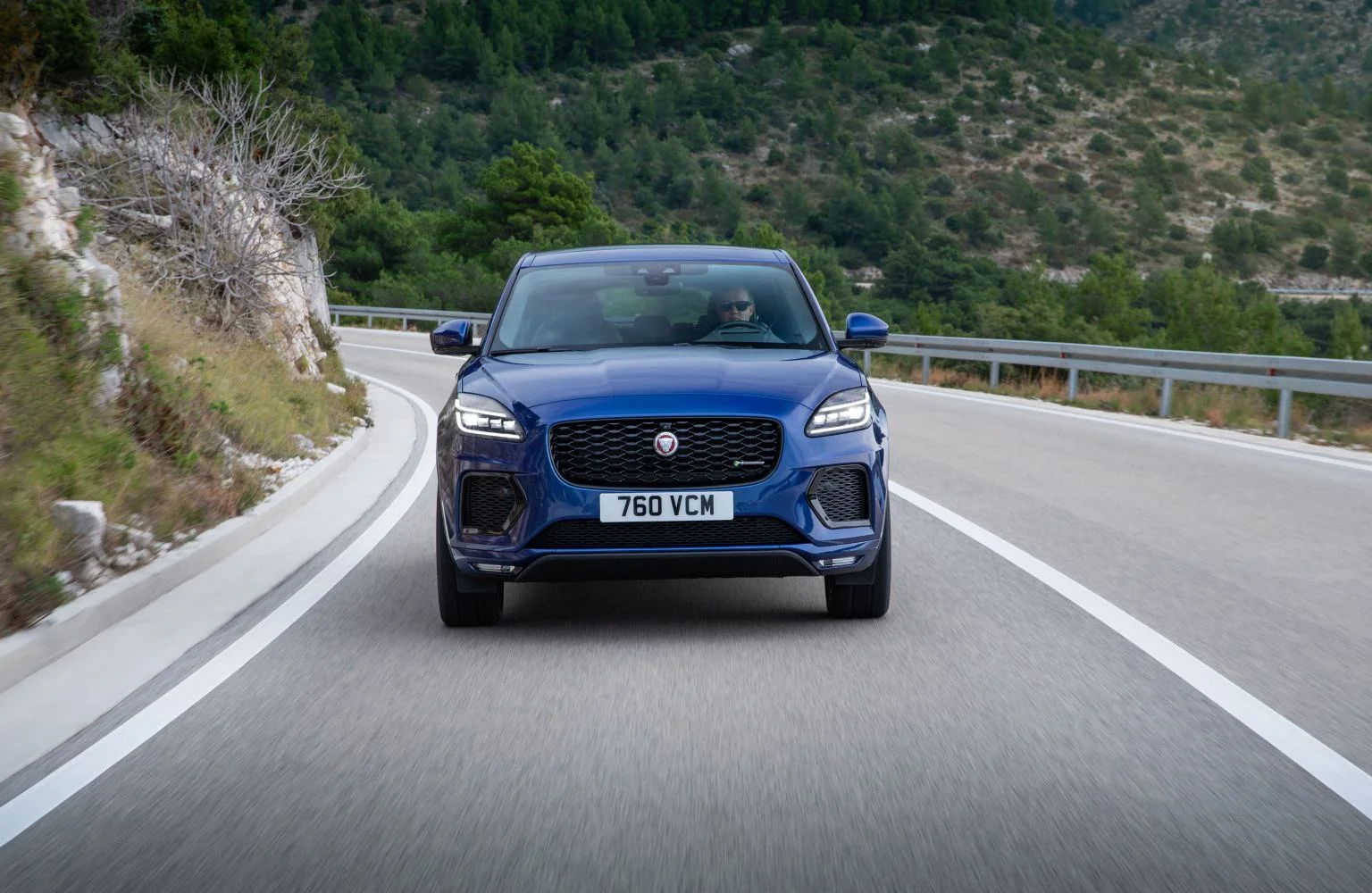 Jaguar E-Pace 1.5i (160 Hp) Mild Hybrid Automatic2020 - 2024 thumbnail 15