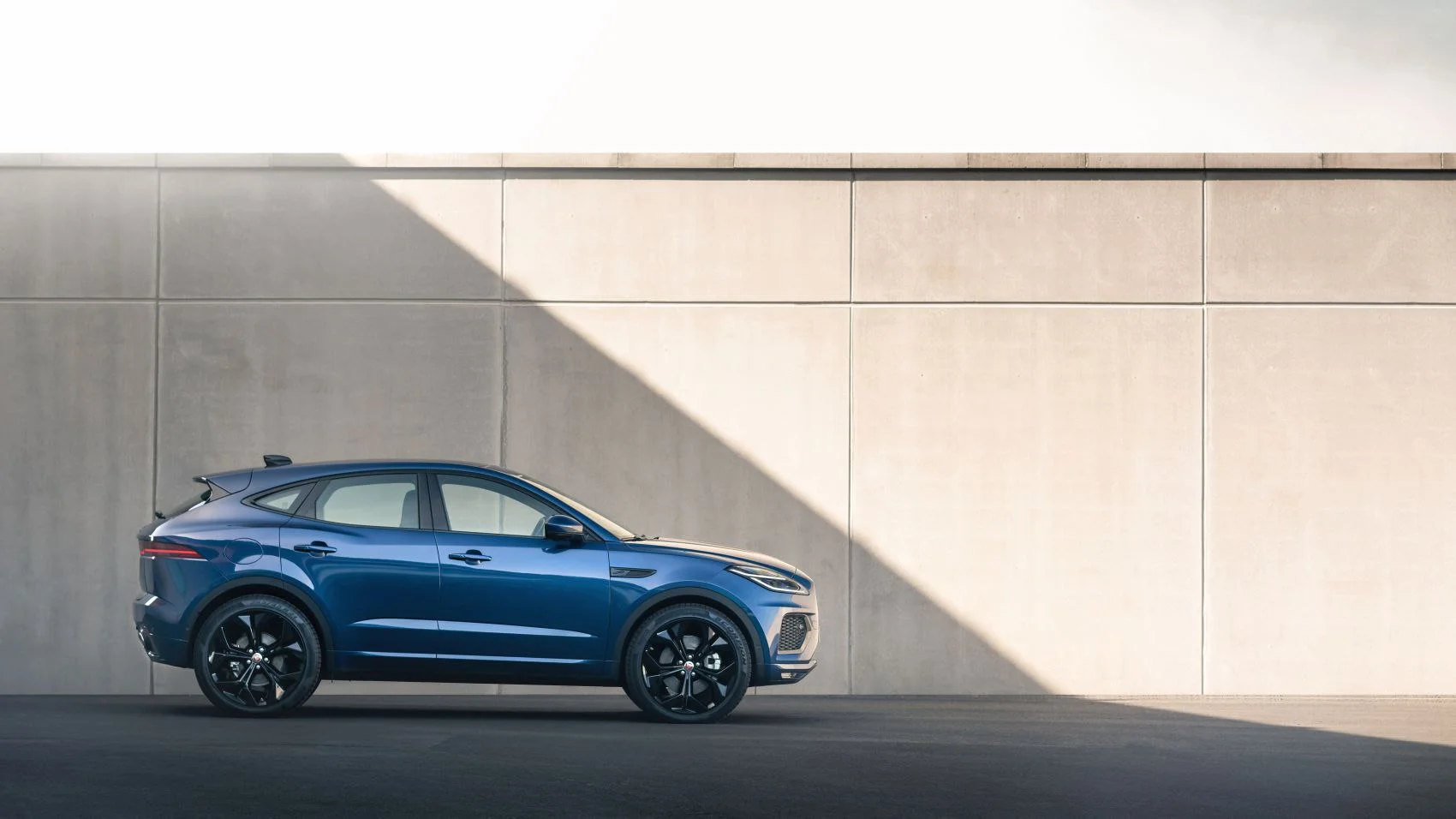 Jaguar E-Pace 1.5i (160 Hp) Mild Hybrid Automatic2020 - 2024 thumbnail 18