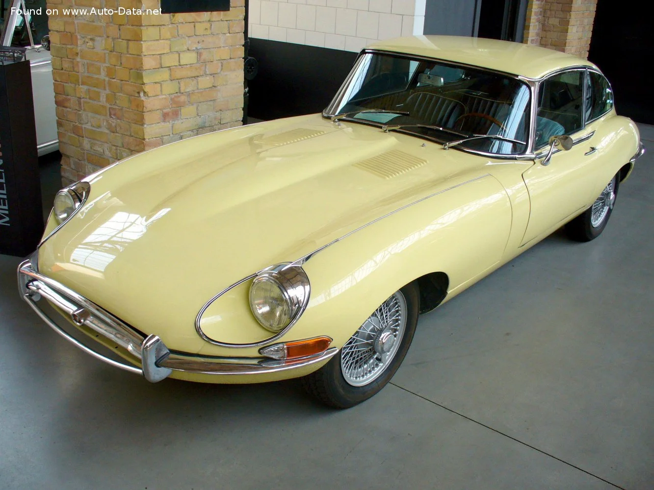 Jaguar E-type 4.2 (Series 1) (265 Hp)1966 - 1968 thumbnail 2