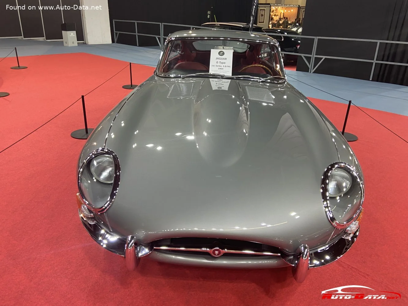 Jaguar E-type Jaguar E-type (Series 1) thumbnail 3