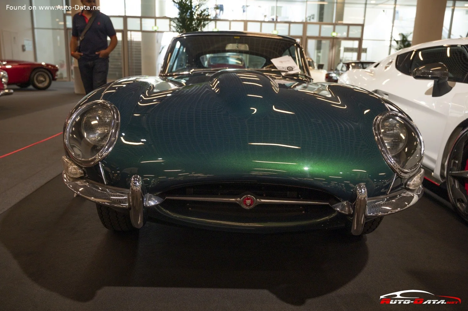 Jaguar E-type Jaguar E-type (Series 1) thumbnail 7