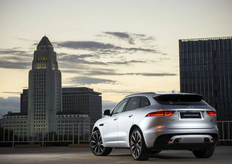 Jaguar F-Pace 2.0d (163 Hp)2017 - 2018 thumbnail 8