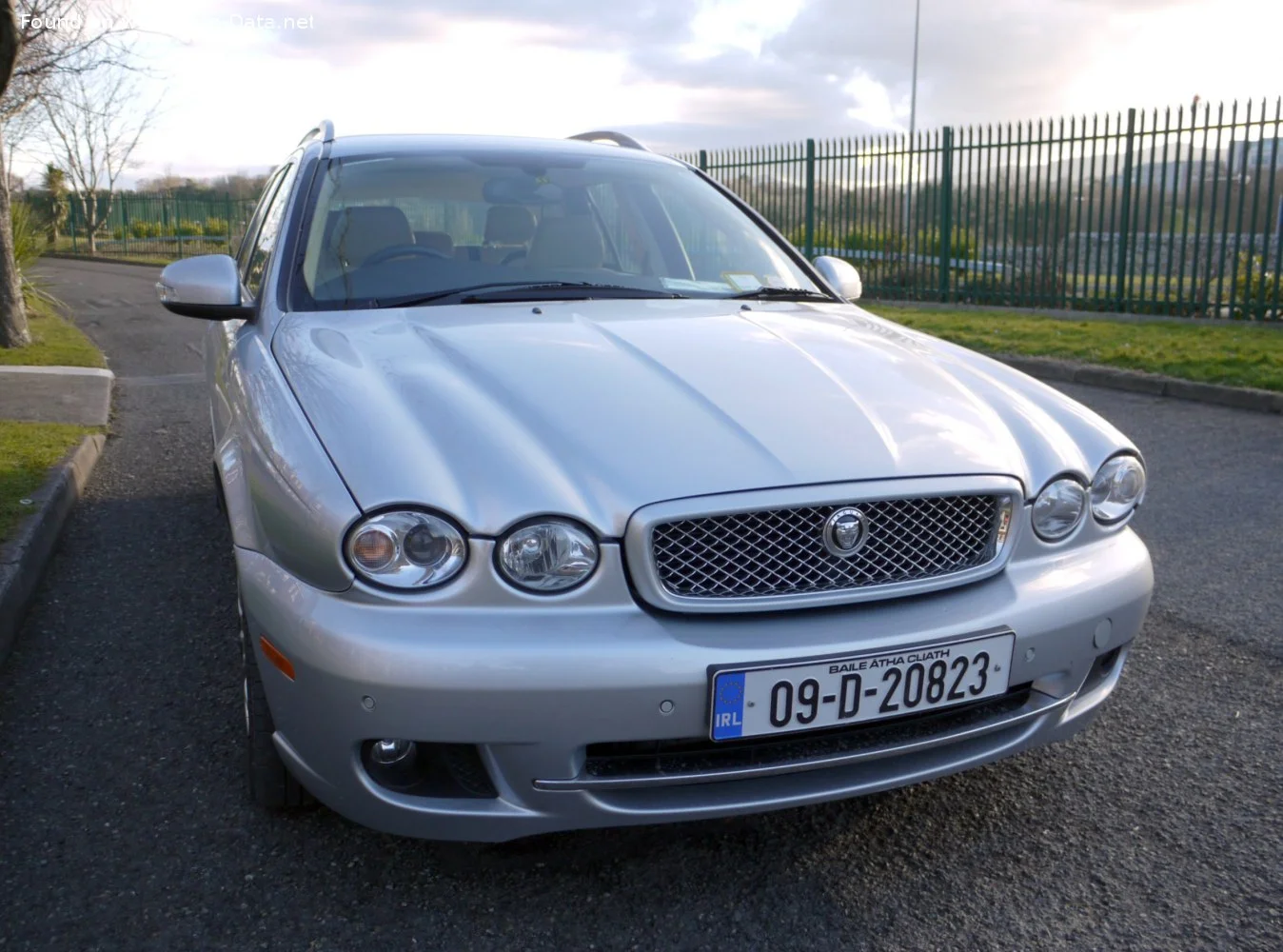 Jaguar X-type 2.0 TDi (130 Hp)2003 - 2009 thumbnail 2
