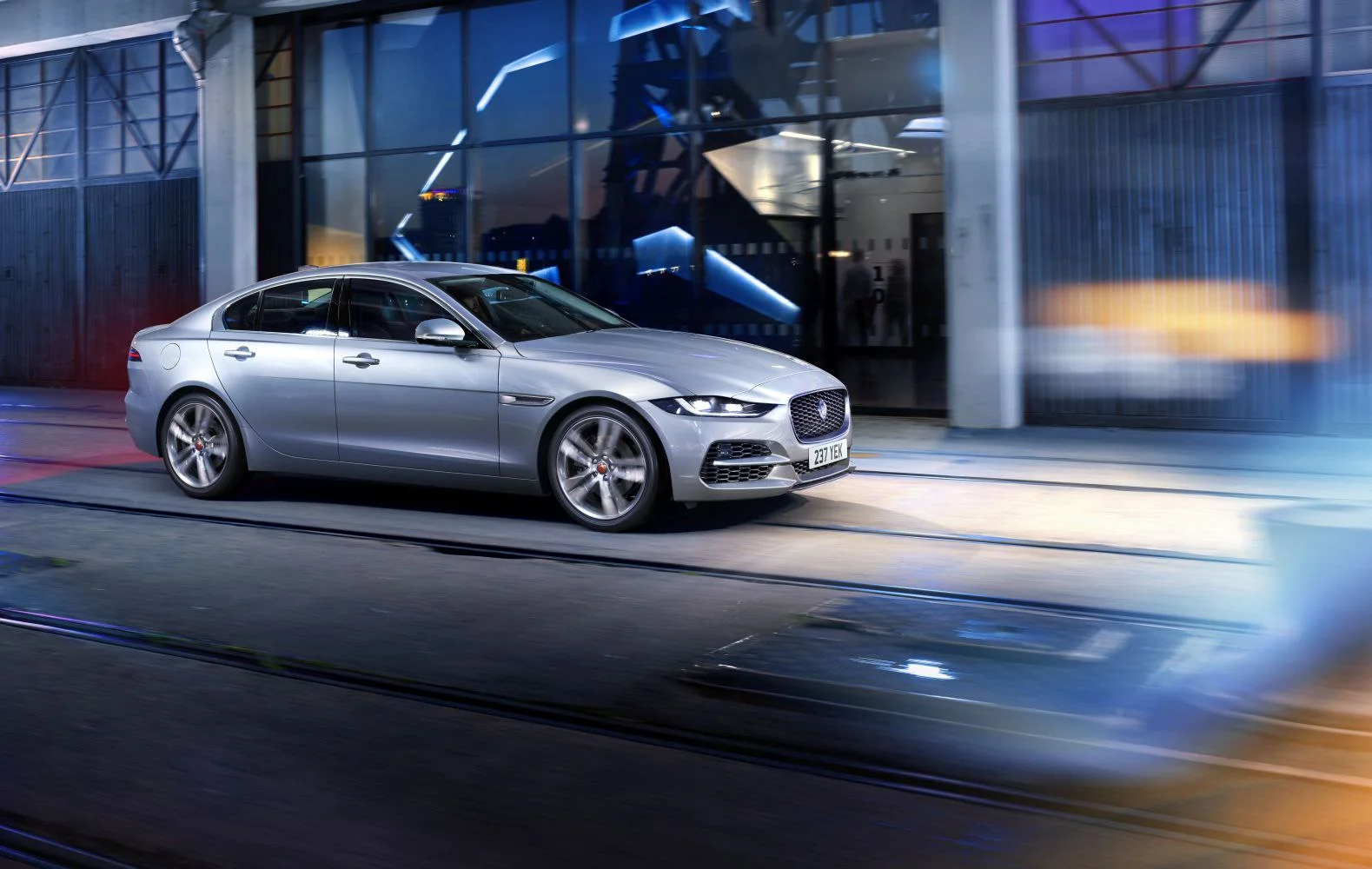 Jaguar XE 2.0d (204 Hp) Mild Hybrid Automatic2020 - 2024 - 1