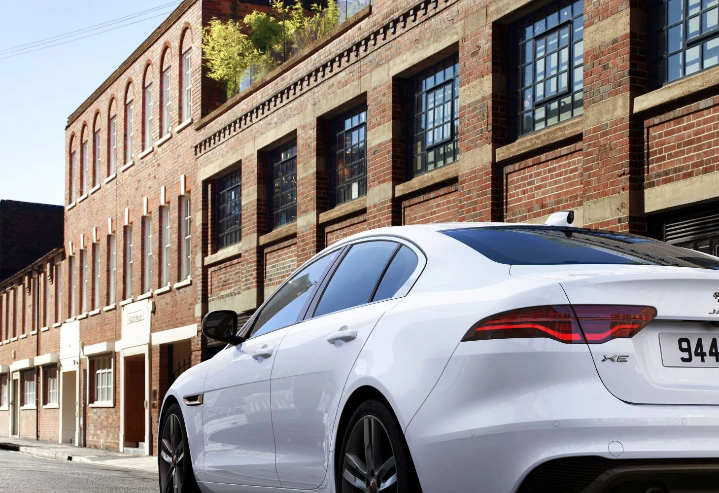 Jaguar XE 2.0d (204 Hp) Mild Hybrid Automatic2020 - 2024 thumbnail 11