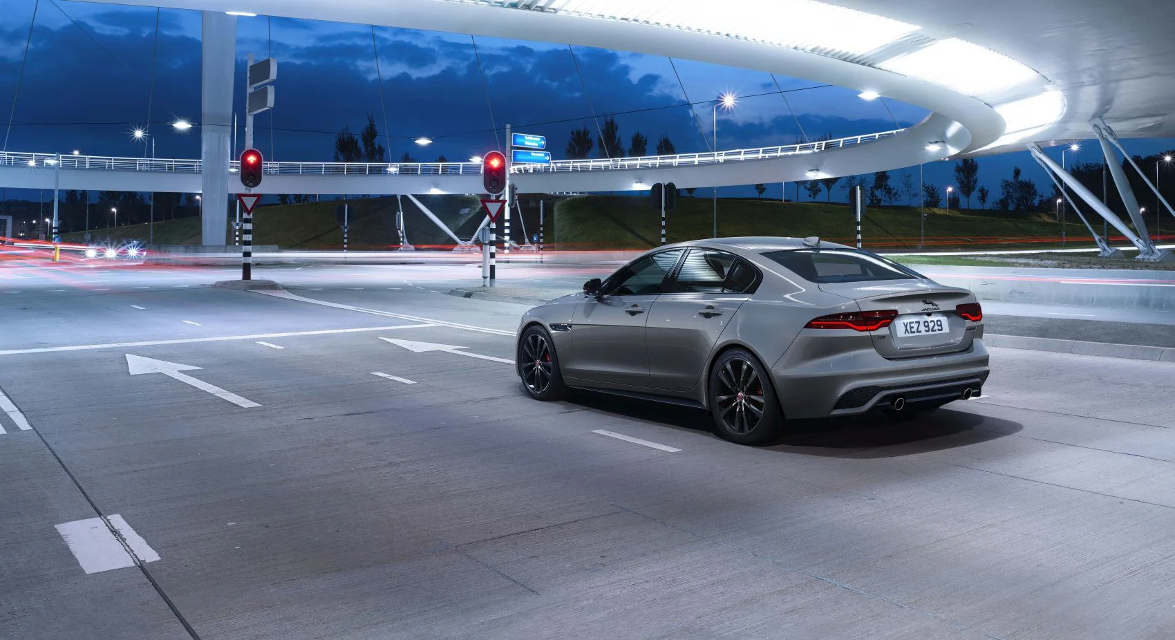 Jaguar XE 2.0d (204 Hp) Mild Hybrid Automatic2020 - 2024 thumbnail 12