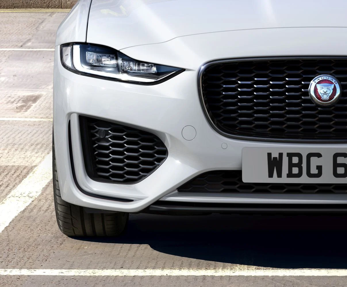 Jaguar XE 2.0d (204 Hp) Mild Hybrid Automatic2020 - 2024 thumbnail 14