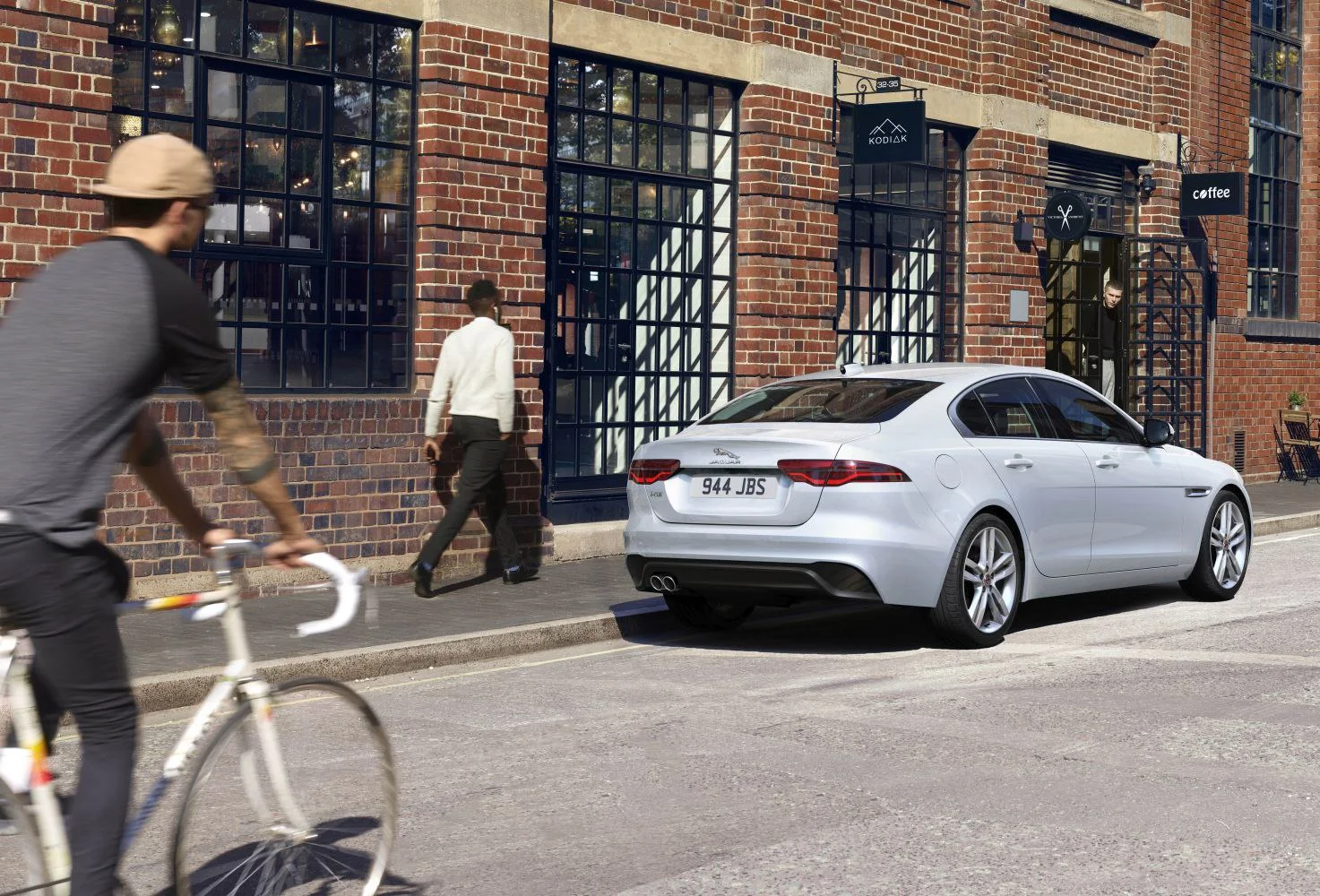 Jaguar XE 2.0d (204 Hp) Mild Hybrid Automatic2020 - 2024 thumbnail 8