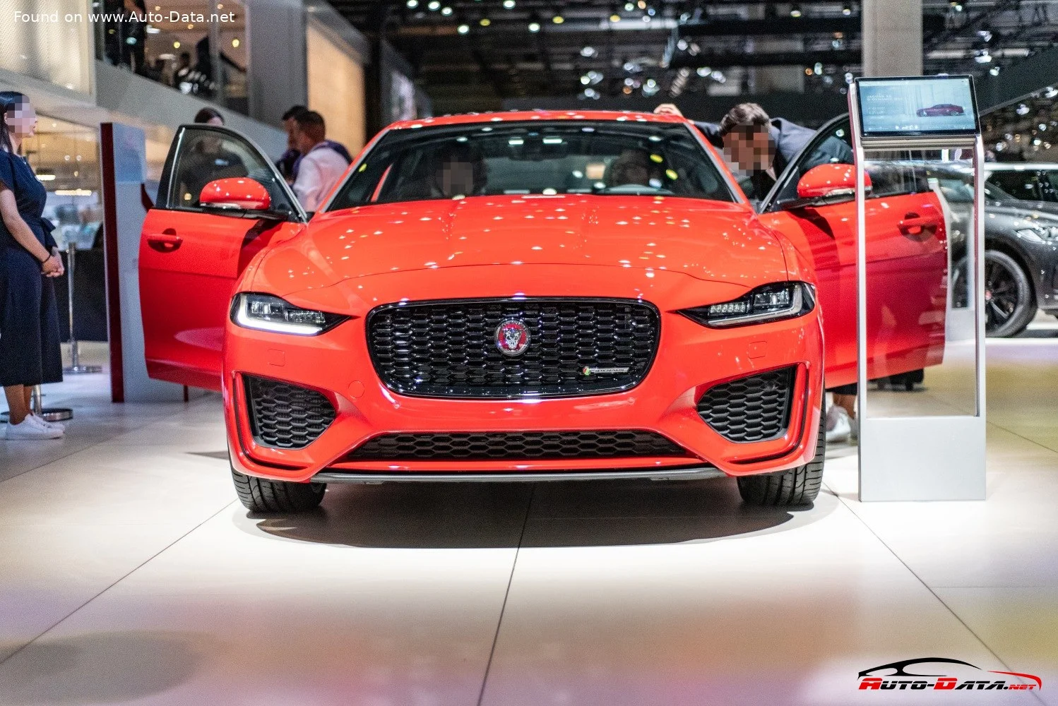 Jaguar XE D180 (180 Hp) Automatic2019 - 2020 thumbnail 2