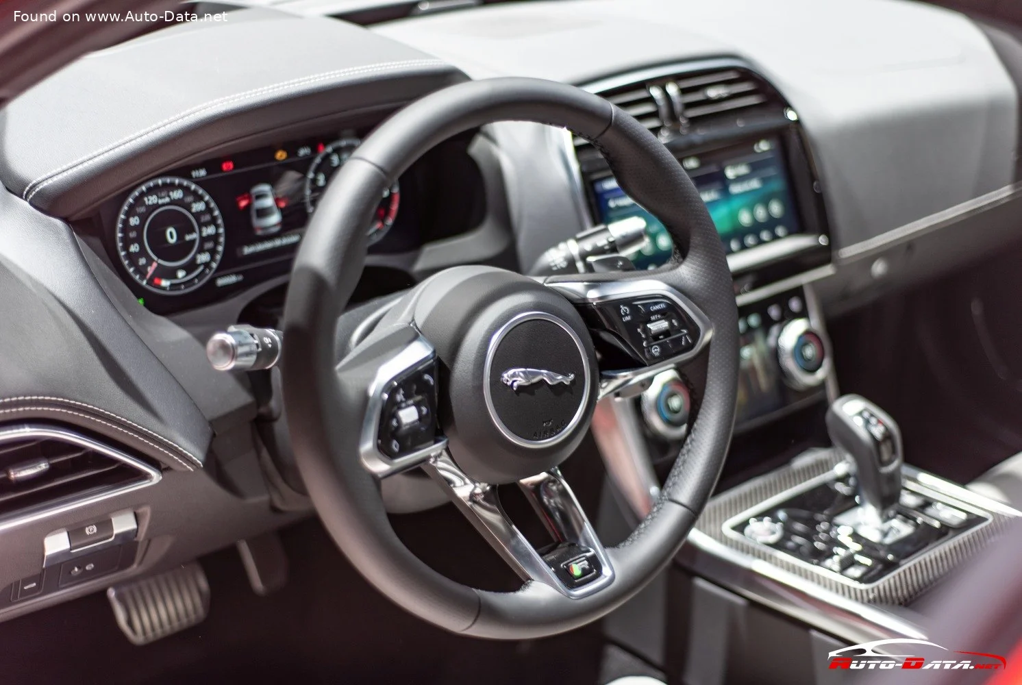 Jaguar XE D180 (180 Hp) Automatic2019 - 2020 thumbnail 9