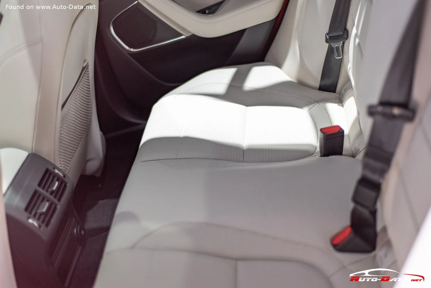 Jaguar XE D180 (180 Hp) Automatic2019 - 2020 thumbnail 10