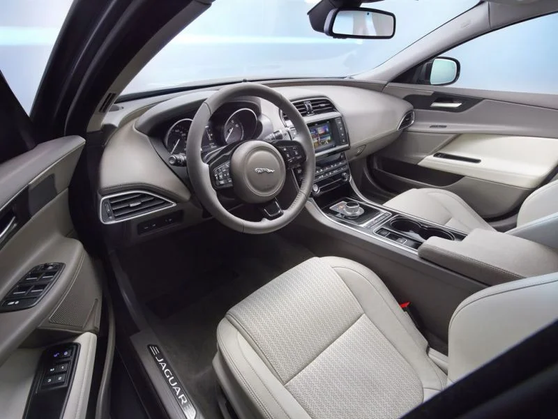Jaguar XE 2.0 (200 Hp) Automatic2015 - 2017 thumbnail 14