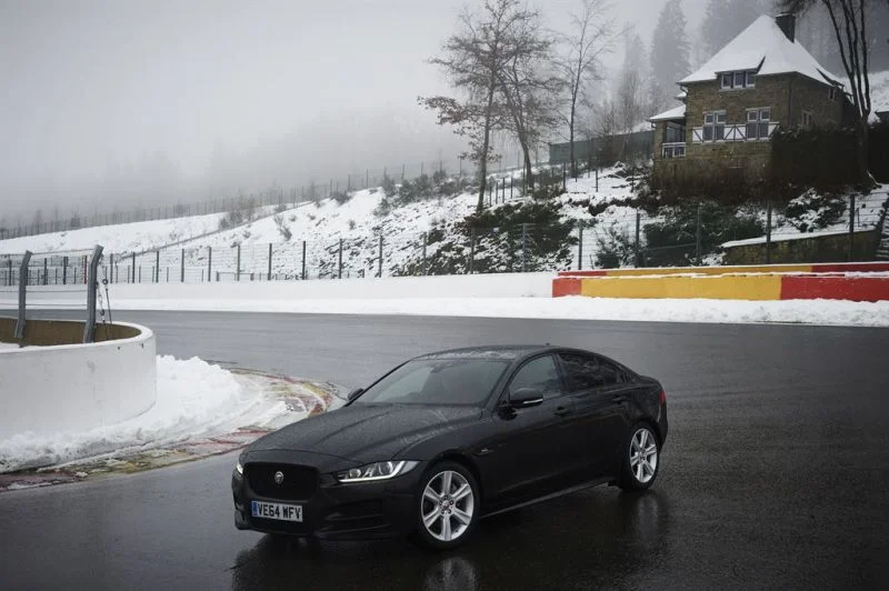 Jaguar XE 2.0 (200 Hp) Automatic2015 - 2017 thumbnail 18
