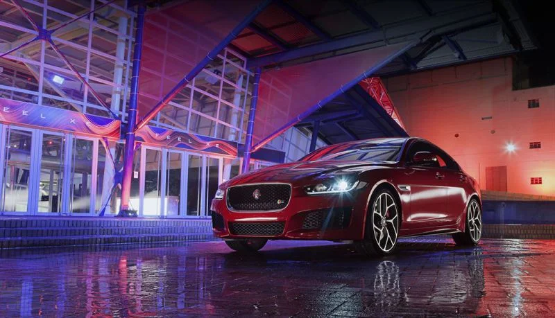 Jaguar XE 2.0 (200 Hp) Automatic2015 - 2017 thumbnail 7