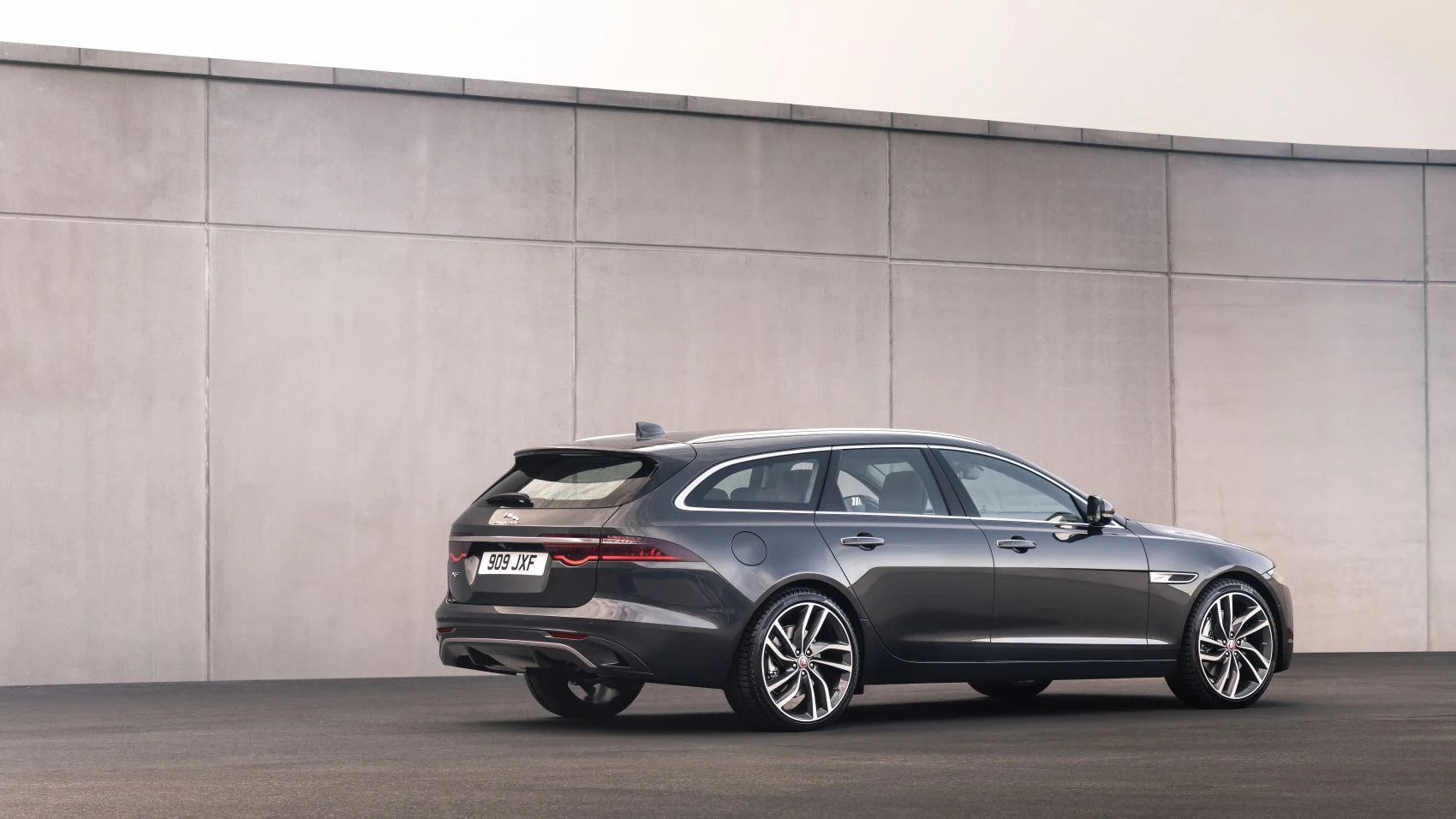 Jaguar XF 2.0d (204 Hp) Mild Hybrid Automatic2020 - 2024 thumbnail 4