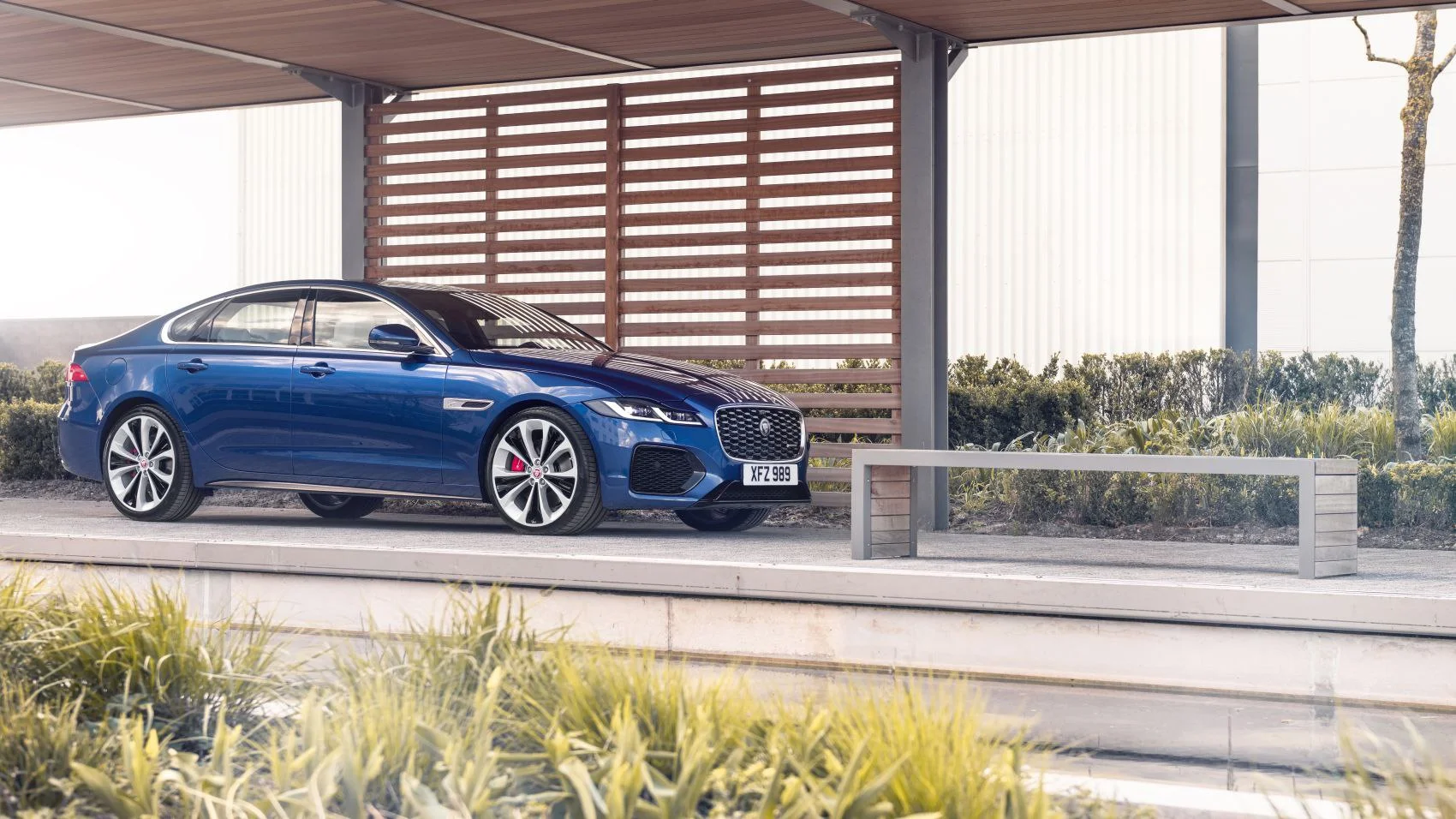 Jaguar XF 2.0d (204 Hp) Mild Hybrid Automatic2020 - 2024 thumbnail 2