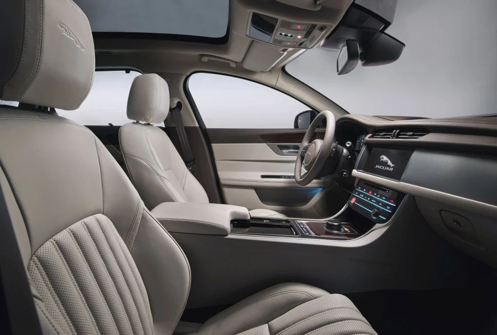 Jaguar XF 2.0 (250 Hp) Automatic2015 - 2018 thumbnail 3