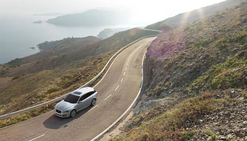Jaguar XF 2.2d (163 Hp) Automatic2012 - 2015 thumbnail 4