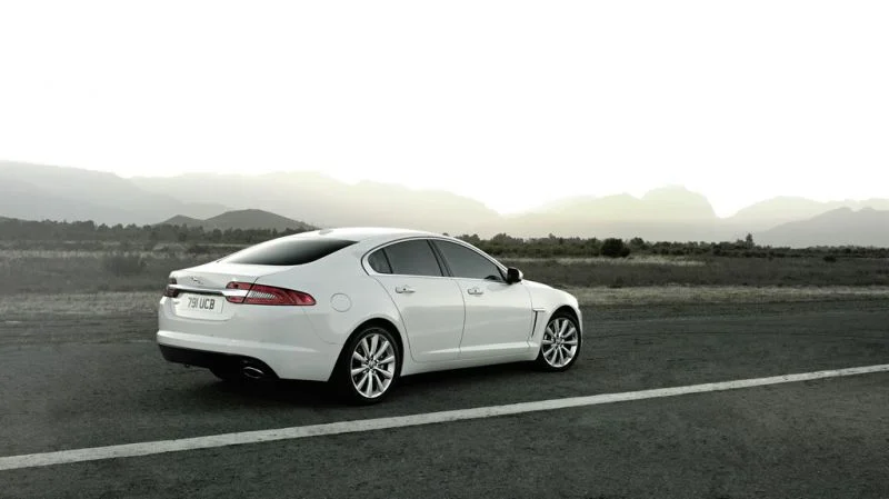 Jaguar XF 2.0 (240 Hp) Automatic2012 - 2015 thumbnail 12