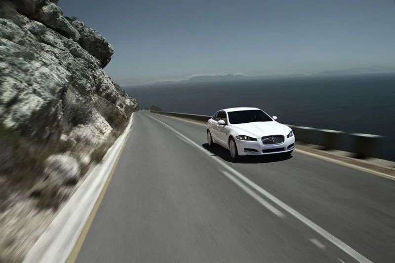 Jaguar XF 2.0 (240 Hp) Automatic2012 - 2015 thumbnail 16