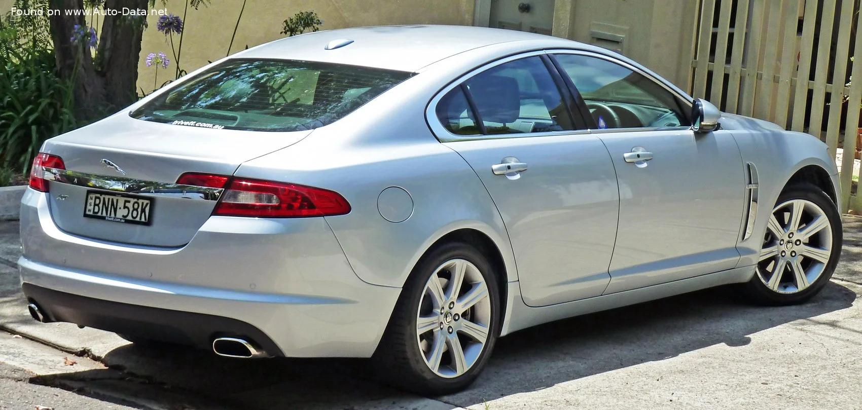 Jaguar XF 2.7D (207 Hp) Automatic2007 - 2009 thumbnail 2