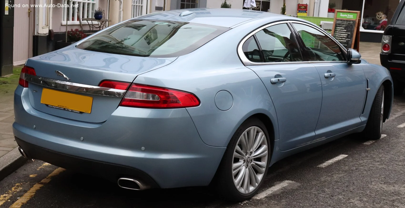 Jaguar XF 2.7D (207 Hp) Automatic2007 - 2009 thumbnail 4