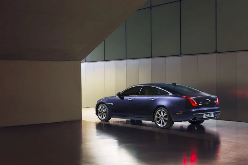 Jaguar XJ 2.0 (240 Hp) Automatic2015 - 2018 thumbnail 2