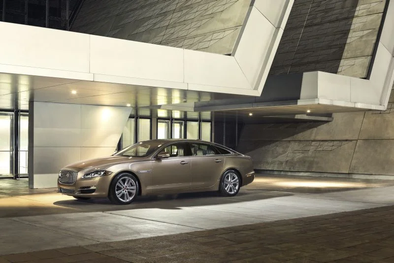 Jaguar XJ 2.0 (240 Hp) Automatic2015 - 2018 thumbnail 11