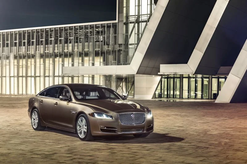 Jaguar XJ 2.0 (240 Hp) Automatic2015 - 2018 thumbnail 13