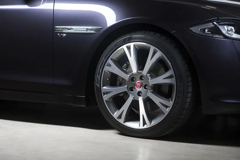 Jaguar XJ 2.0 (240 Hp) Automatic2015 - 2018 thumbnail 6